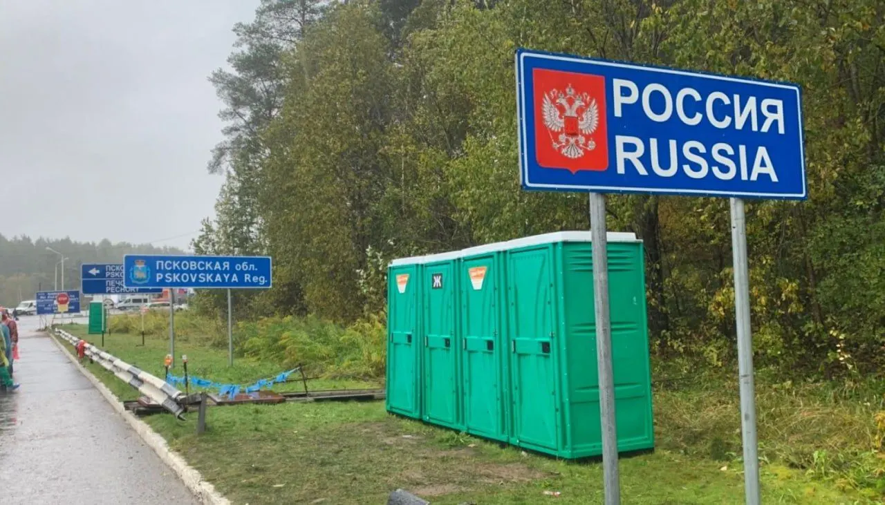В 21-м пакете санкций Евросоюз намерен ввести полный визовый запрет для тех, кто служил в российских вооружённых силах или прокси‑формированиях с начала полномасштабного вторжения. Остаются вопросы о критериях внесения в списки, применимости к срочникам и дезертирам и источниках данных.