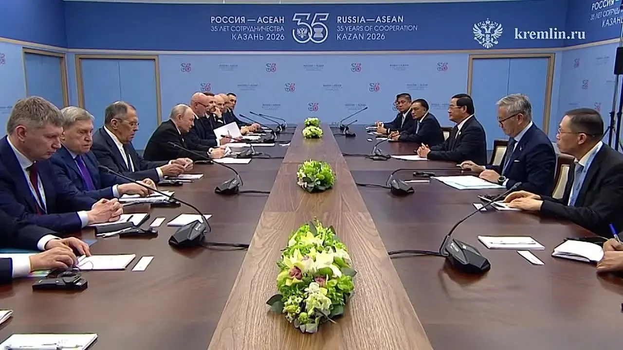 На саммите обсуждали развитие сотрудничества, передавали дипломатические поздравления и подарки; министр иностранных дел заявил о планах массированных ударов по целям Вооружённых сил Украины.