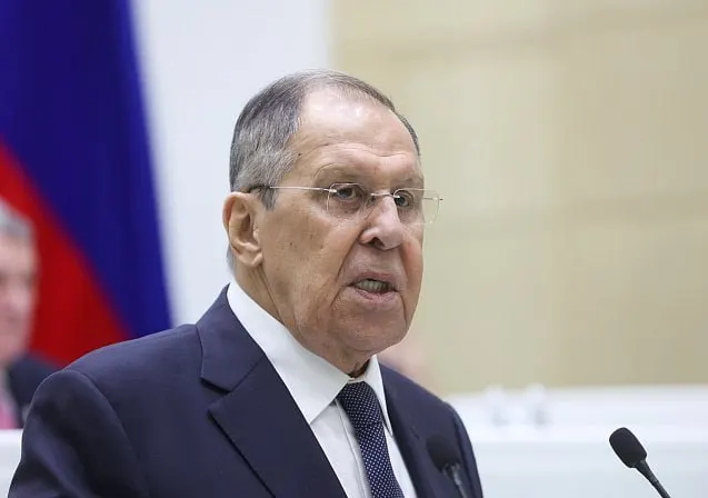 Министр иностранных дел отметил, что закрытие генконсульства в Бонне и «Русского дома» в Берлине свидетельствуют о нарастающей напряжённости и напоминают исторические уроки перед конфликтами.