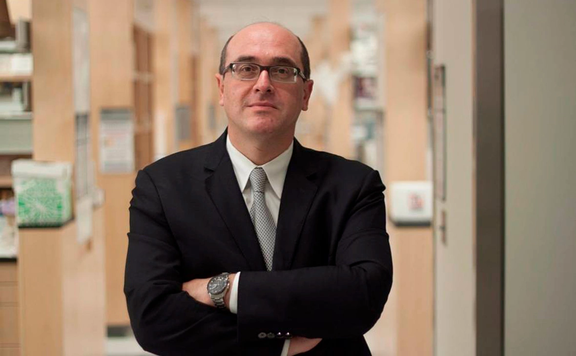 Российский физик с десятилетиями работы в США, сотнями научных статей и десятками патентов внесён в реестр «иноагентов». Его коллеги считают это проявлением деградации научной и правовой среды и увязывают ситуацию с длительной войной и растущим давлением на образование.