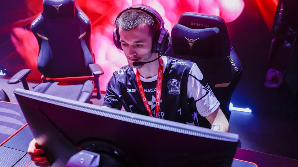 Предложено ввести для видеоигр прокатные удостоверения по примеру кино и усилить регулирование рынка: в Госдуме готовятся законопроект и поправки со штрафами, в то время как отрасль растёт и иностранные издатели покинули рынок.