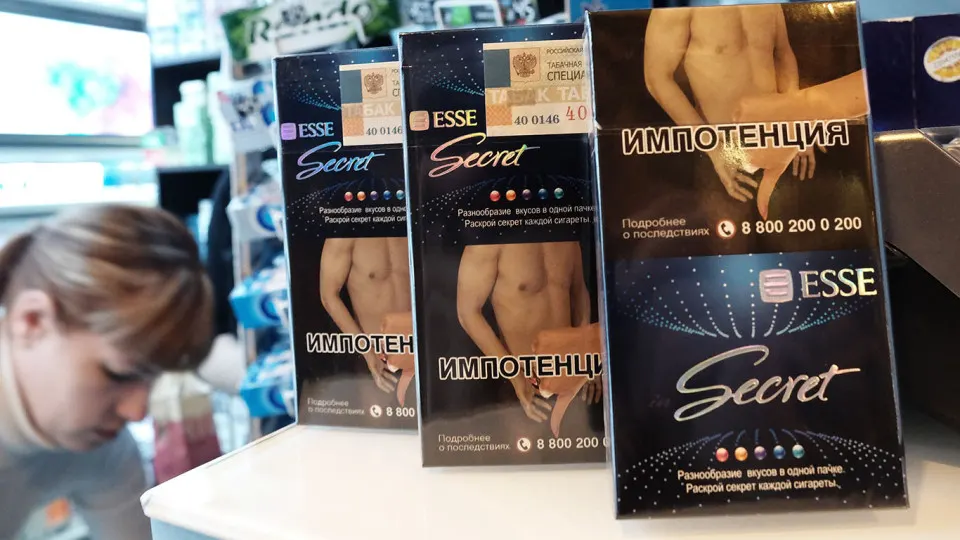 Зампред комитета Госдумы по охране здоровья Леонид Огуль предложил рассмотреть в России пожизненный запрет на курение для родившихся после 2008 года, ссылаясь на опыт Великобритании, где уже одобрили аналогичную реформу «поколения без курения».