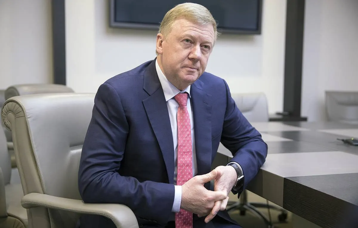 Судебные приставы возбудили исполнительное производство об аресте активов бывшего главы «Роснано» Анатолия Чубайса на 5,5 млрд рублей на основании решения Арбитражного суда Москвы по иску госкорпорации. Общий объём взысканий по трём делам достигает около 22,5 млрд рублей.