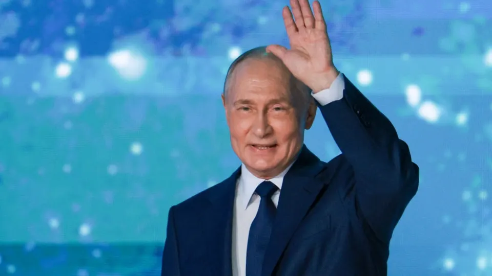 Президент Владимир Путин поручил разработать механизм, который позволит сохранять доступ к порталу госуслуг, платёжным системам и сервисам записи к врачу даже в период ограничений мобильного интернета, вводимых из‑за антитеррористических мероприятий.