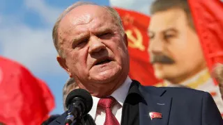 Лидер КПРФ Геннадий Зюганов на заседании Госдумы заявил, что российская экономика «провалилась до дна» и без срочных мер страну осенью может ждать ситуация, похожая на 1917 год. Он отметил, что блогер Виктория Боня в своем видеообращении к Владимиру Путину подняла те же проблемы, о которых коммунисты давно говорят в парламенте.