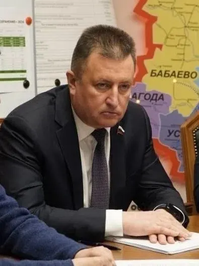 Депутат внес в Госдуму инициативу: собственники смогут голосовать на общих собраниях только за увеличение тарифа, снизить плату ниже регионального минимума станет нельзя. Это приведёт к дополнительным тратам для жильцов, при этом верхний предел тарифа не указан.