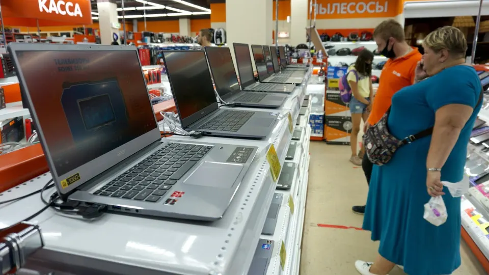 Минпромторг исключил из перечня товаров для параллельного импорта 22 бренда техники. Ограничения вступают в силу 27 мая и могут привести к росту цен и дефициту отдельных комплектующих.