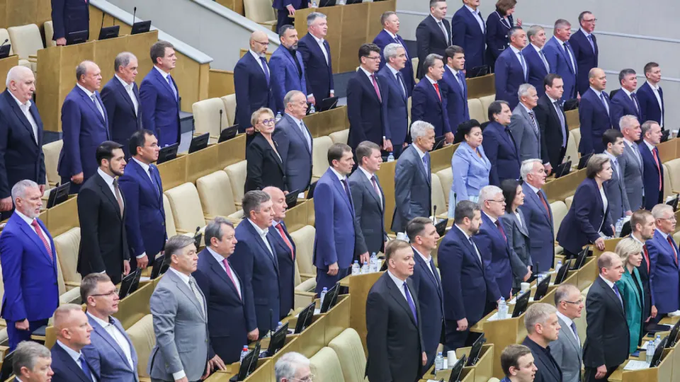 Дума приняла закон, который позволяет президенту направлять Вооружённые силы за рубеж для защиты российских граждан и реагирования на решения иностранных и международных органов.