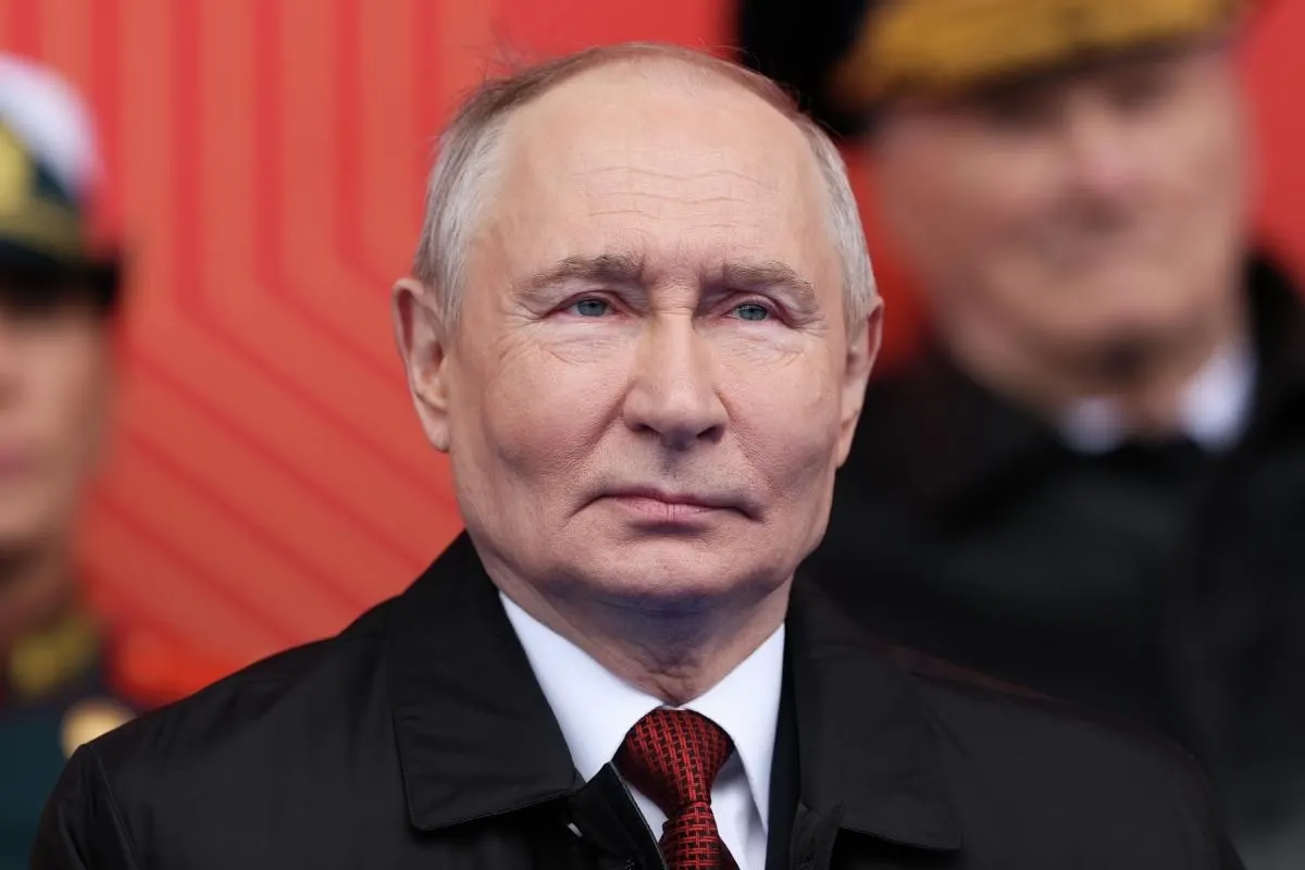 Президент подписал указ, вводящий отдельный порядок приема в российское гражданство для совершеннолетних и лиц без гражданства, постоянно проживающих в Приднестровье. Заявления будут принимать в диппредставительствах и консульствах РФ.