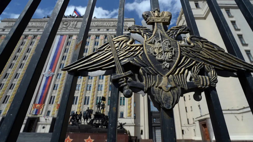 Министерство обороны предлагает получать в распоряжение акции, земельные участки, технику и производственные базы национализированных компаний строительного профиля, чтобы оперативно использовать их мощности для гособоронзаказа.