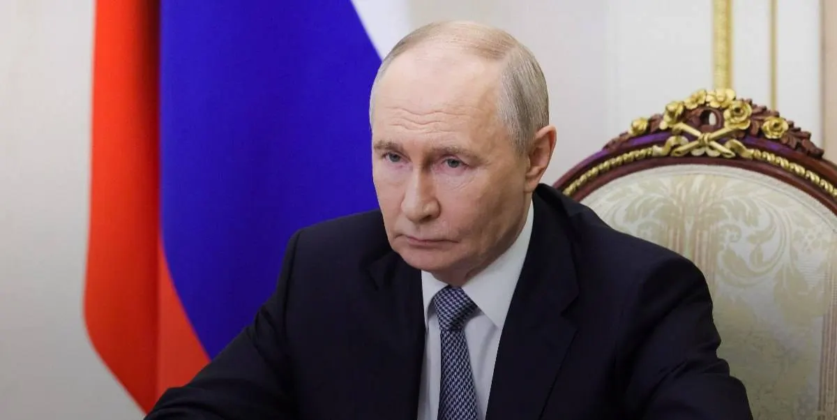 Президент заявил, что по мере ухудшения ситуации на фронте Киев якобы прибегает к ударам по гражданским объектам и инфраструктуре, включая попытки нарушить энергоснабжение и повлиять на туристический сезон.