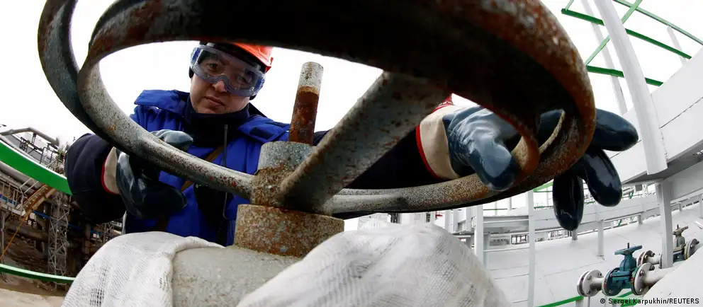 Утром 25 июня беспилотники нанесли удар по Уфимскому нефтеперерабатывающему кластеру: пострадали установки на двух заводах, на месте зафиксированы пожары и сильное задымление.