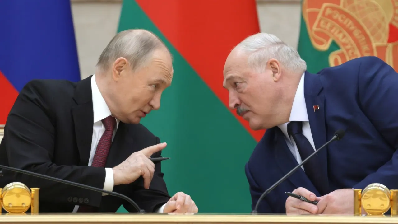 26 июня президенты России и Белоруссии встретились в резиденции на Валдае в закрытом формате. Официальные заявления ограничились общими формулировками о безопасности и экономическом сотрудничестве — встреча прошла на фоне обострения ситуации у белорусско‑украинской границы.
