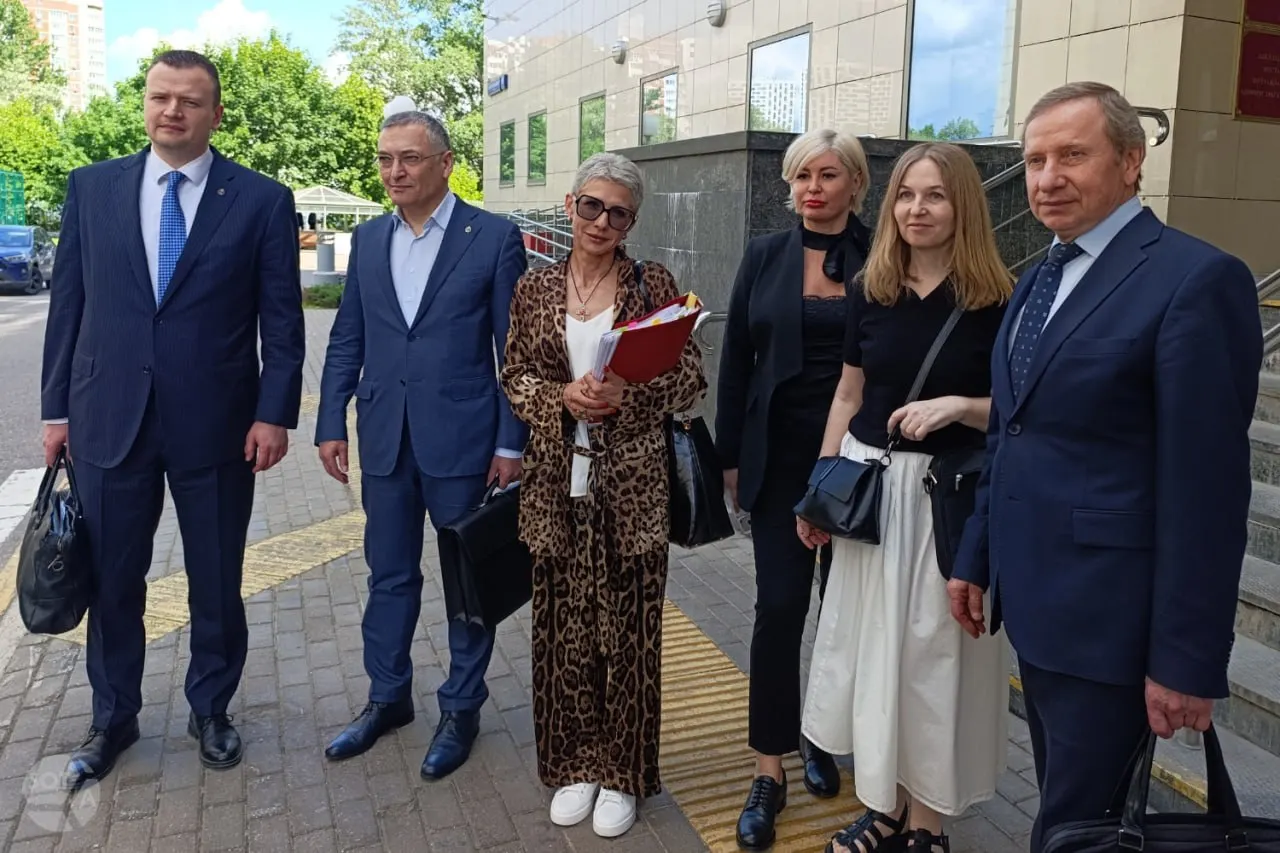 Суд оставил в силе решение о лишении статуса трёх адвокатов; защитники утверждают, что Минюст превысил полномочия и что такие вопросы должна решать Адвокатская палата.