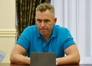 Совет Евросоюза расширил пакет ограничений: в новый санкционный список попали более 80 человек и организаций, включая Павла Астахова и ряд других официальных лиц, а также несколько журналистов и блогеров.