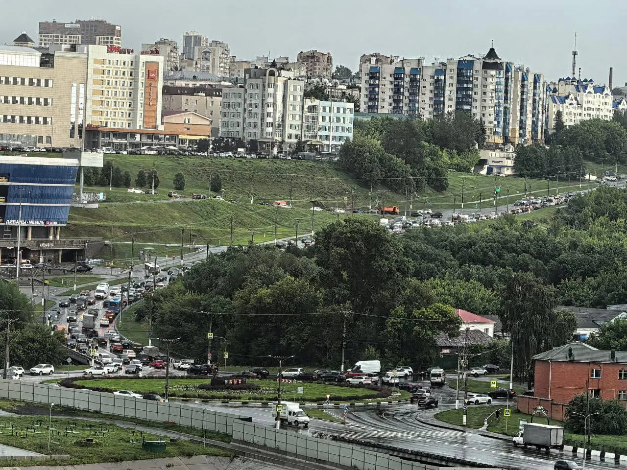 МВД обещает аннулировать штрафы за остановку и стоянку, выписанные водителям, вынужденно ожидавшим бензовозы у автозаправок; это поможет и чебоксарским автомобилистам оспорить «письма счастья».