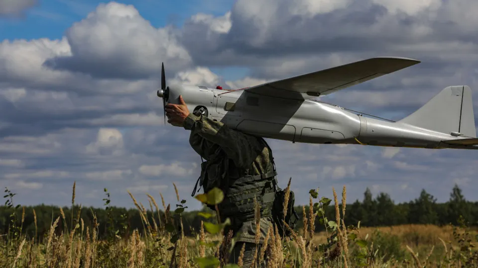 Документы Китайско‑российского форума по военно‑техническому сотрудничеству указывают на многолетнее тесное взаимодействие в области космических вооружений, радиоэлектронной борьбы и автономных боеприпасов, что уже используется в войне в Украине.