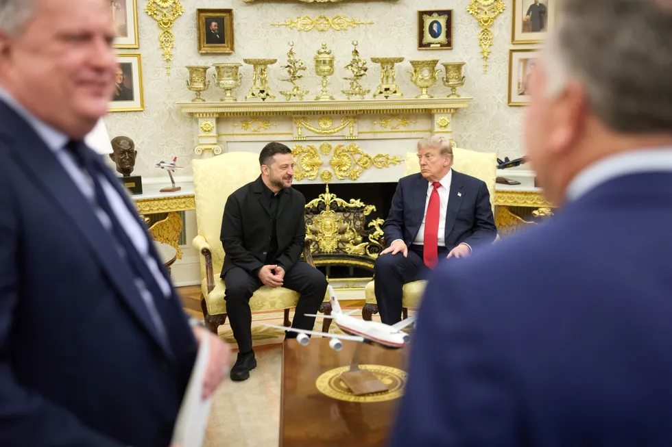 Встреча Владимира Зеленского и Дональда Трампа в Белом доме завершилась обнадеживающими заявлениями: Киев просил экстренный пакет ракет для систем Patriot, а в США растет консенсус по усилению давления на Россию.