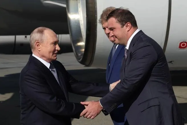 На рабочей встрече обсуждали рост экономики региона, инфраструктурные проекты, помощь участникам СВО и решение проблем с недостроенным метро и обманутыми дольщиками.