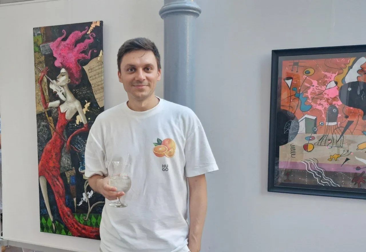 Иван Звягин подал в суд на Минюст с требованием удалить персональные данные и опровергнуть обвинения после размещения его сведений в онлайн‑выставке ведомства.