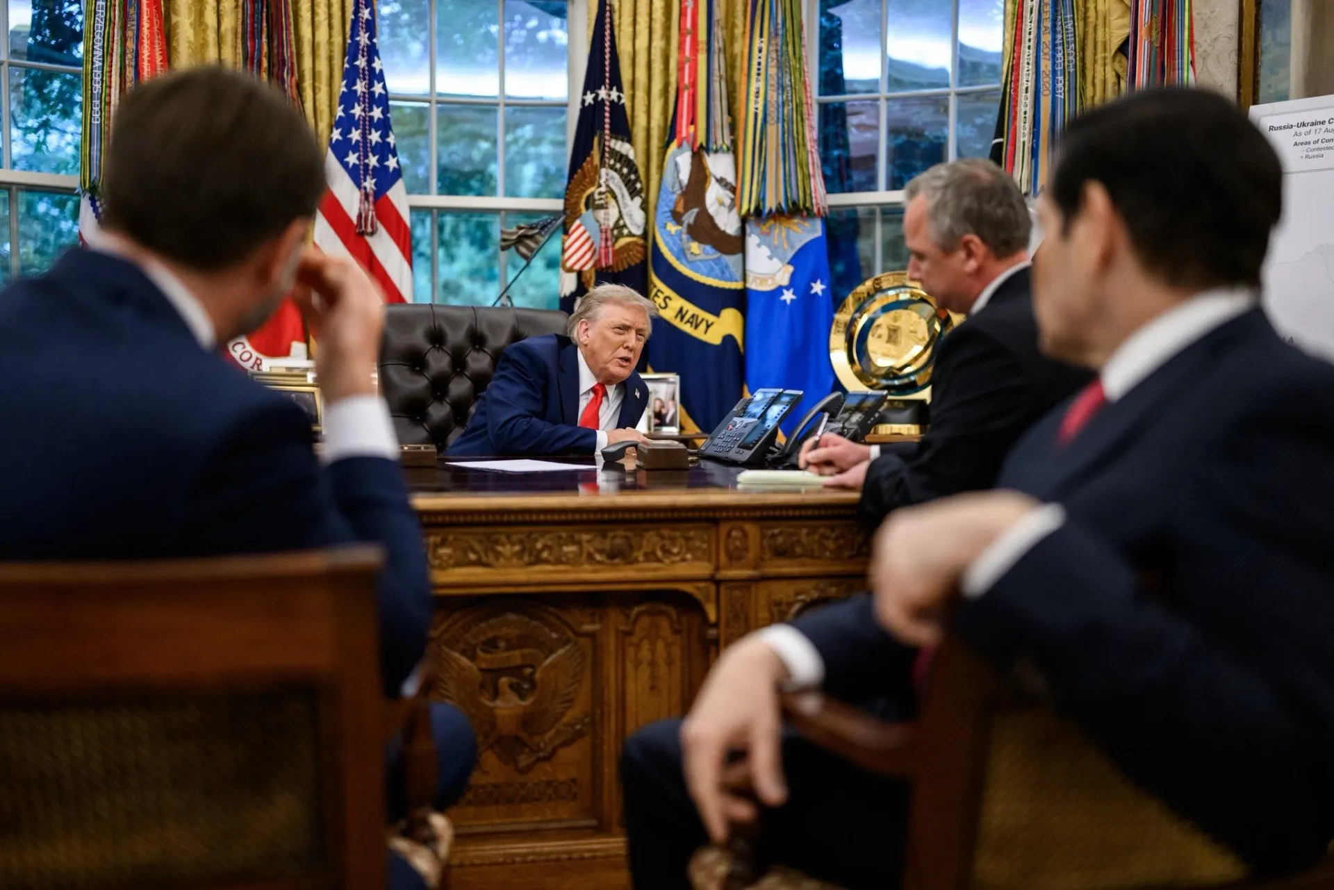 В День независимости США Дональд Трамп провёл отдельные телефонные беседы с президентами Украины и России — обсуждались ситуация на фронте, дипломатические контакты и дальнейшие консультации.