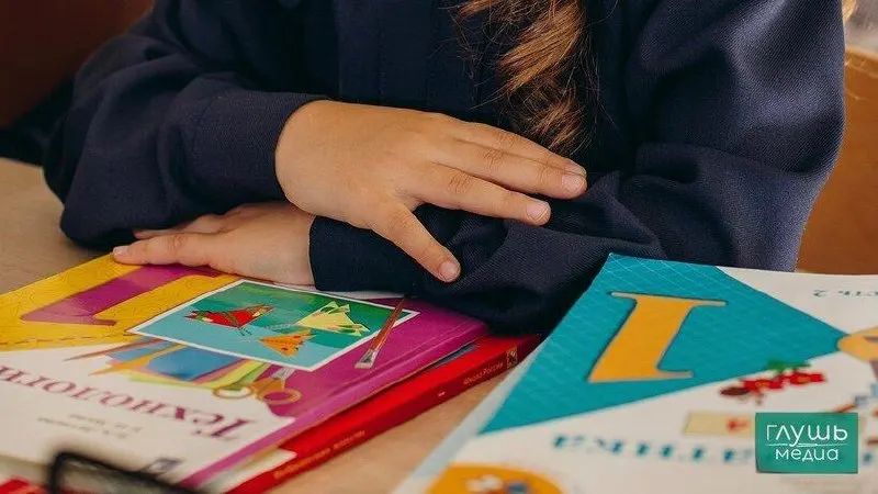 Партийная фракция предложила зачислять детей по подтверждённому договору аренды и официальному трудоустройству родителей, если мест достаточно.