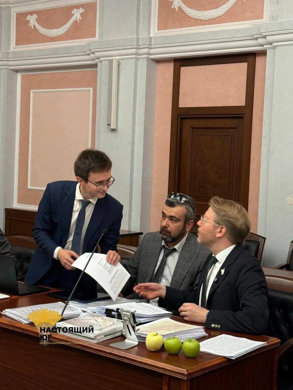 На заседании Верховного суда представитель ЦИК заявил о нарушениях агитации и авторских правах со стороны партии «Яблоко», включая спорную цитату и вопросы использования OpenAI.
