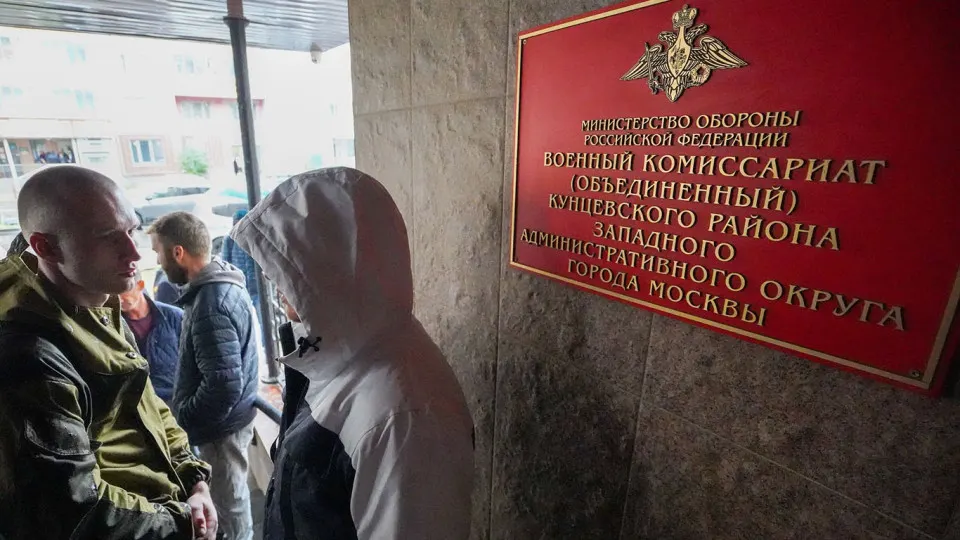 Правительство опровергает слухи о новой мобилизации; аналитики оценивают реальные цифры и риски.