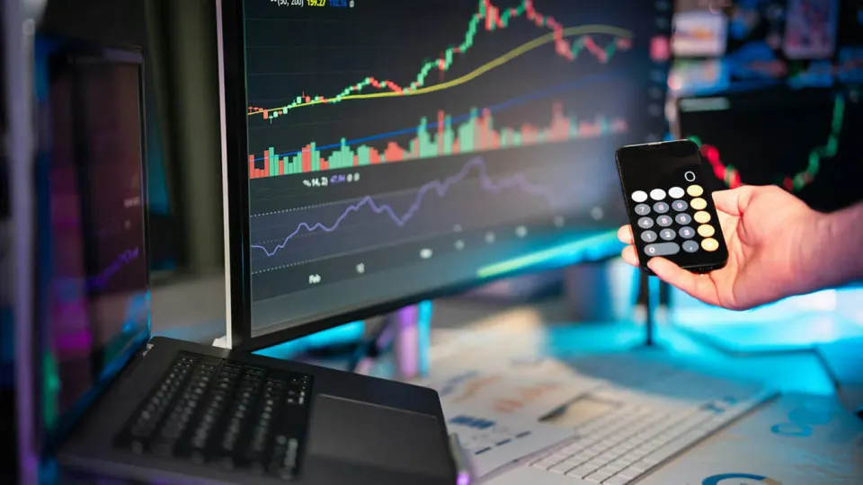 Глава ПСБ предупреждает о возможности заморозки USDT и контроле над инфраструктурой цифровых денег на фоне санкций и долларовой зависимости.