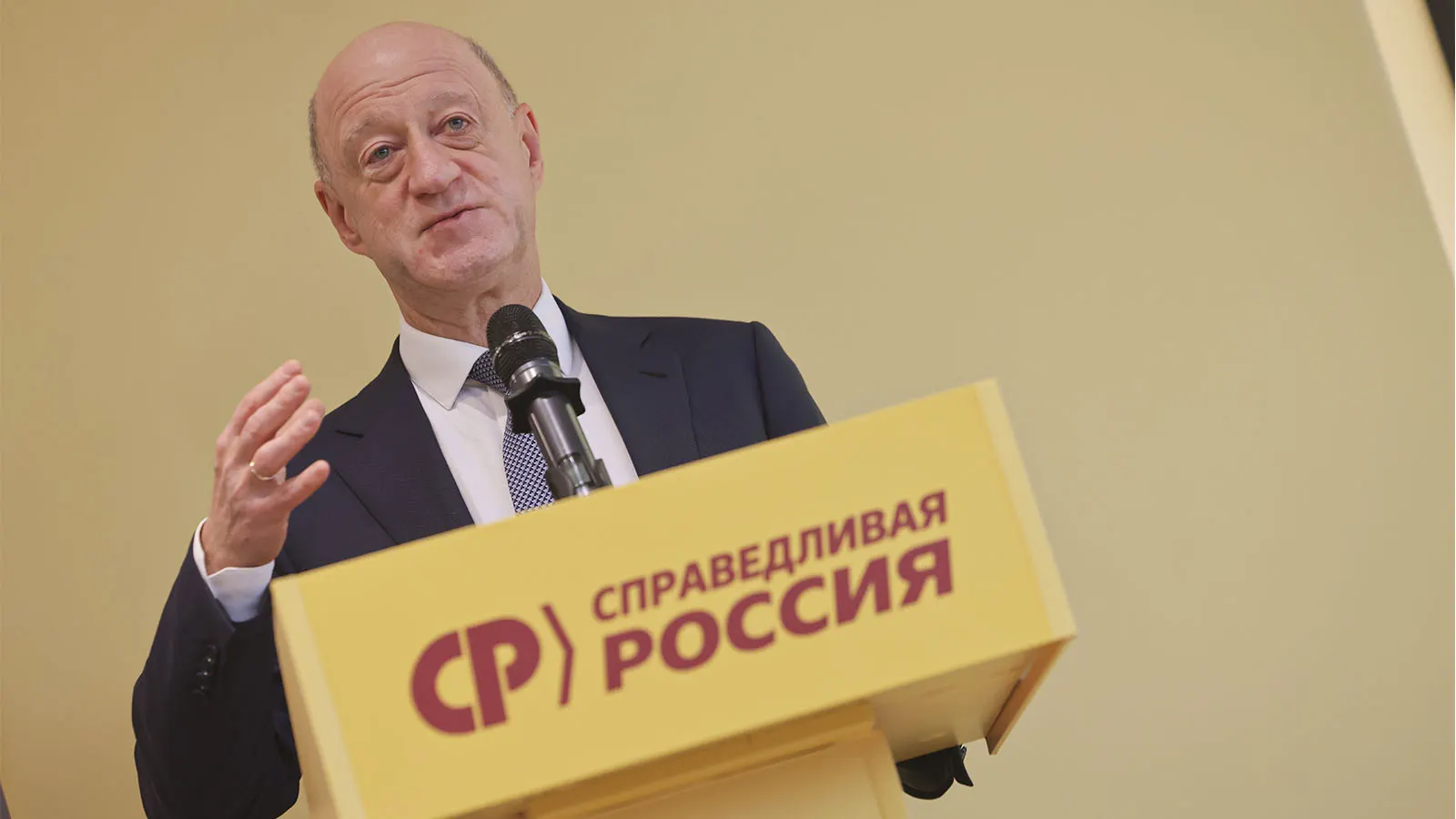 После сообщения о травме Сергея Миронова в партии обсуждают перспективы обновления руководства. Бабаков может возглавить партию, Миронов — почётный лидер или руководитель палаты.