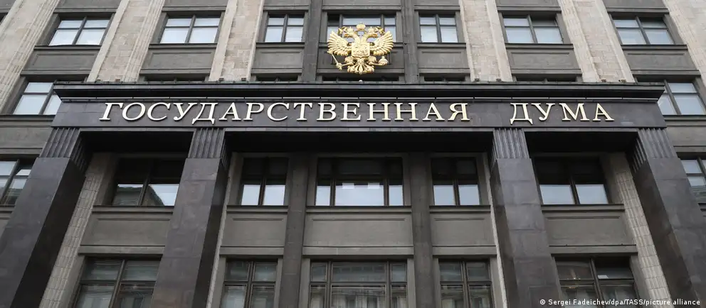 Федеральный список партии снят с выборов в Госдуму, однако участие сохраняют отдельные кандидаты по округам. Кампания сопровождается давлением, арестами и угрозами, что вызывает волну обсуждений о будущем партии.