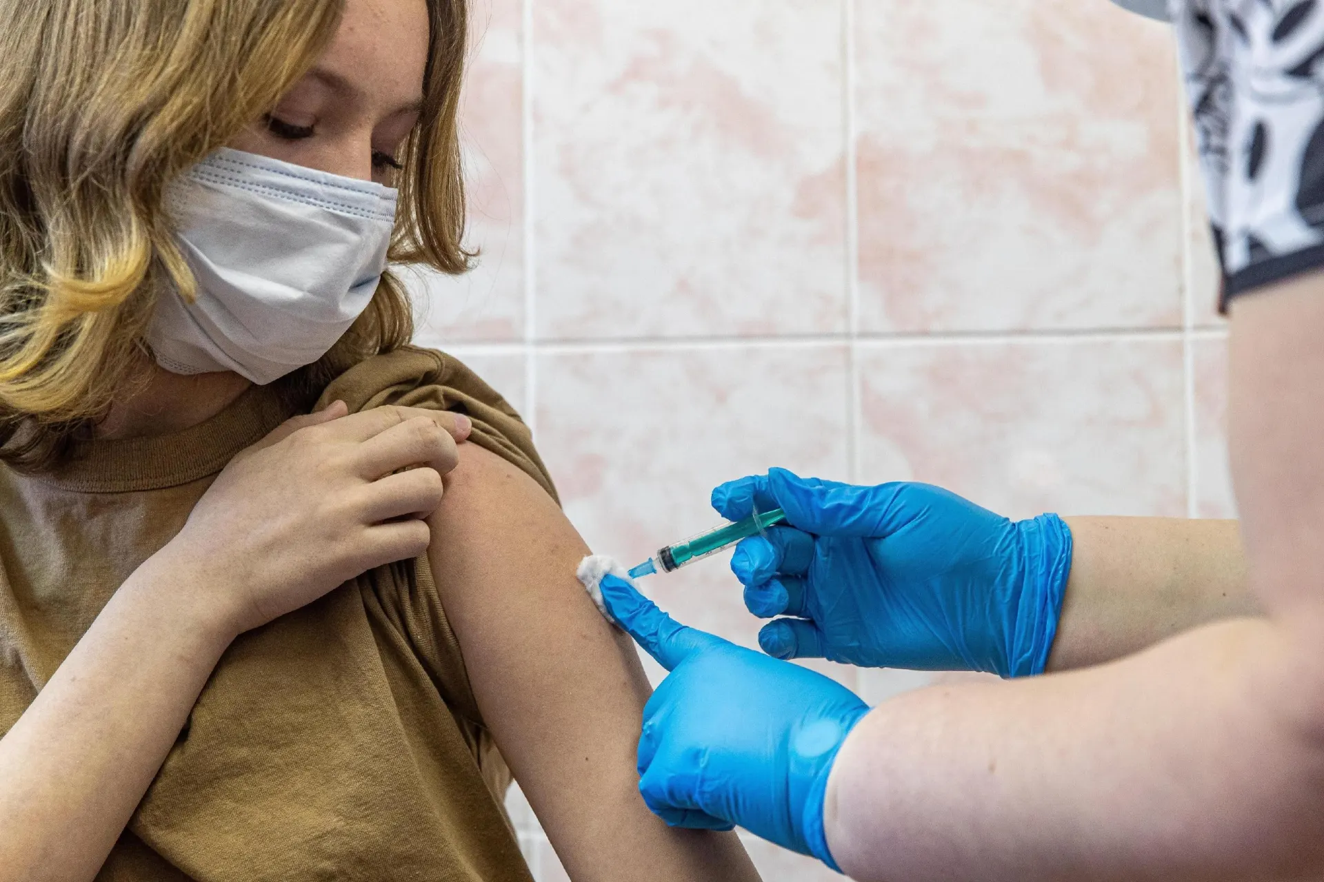 Со второй половины 2027 года начнется плановая вакцинация против ВПЧ у девочек; решение принимают родители совместно с врачами.