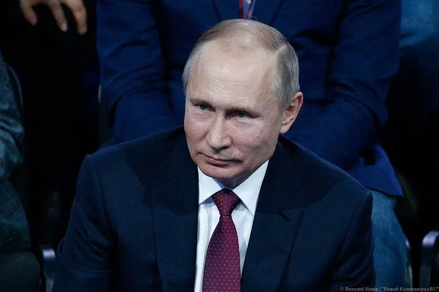 Президент России объявил о создании системы независимой оценки качества и условий оказания услуг организациями социальной сферы во всех регионах с использованием портала Госуслуги; доклад планируется представить до 1 февраля 2027 года.